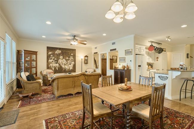 Open Concept Livingroom Flooded with Natural Light. | Image 7