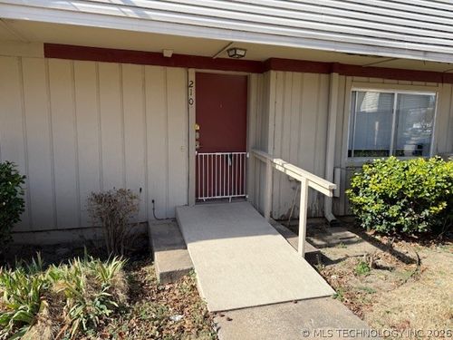 unit-210-6618 Zunis Ave, Tulsa, OK, 74136-1197 | Card Image