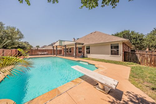 1011 Fleetwood Cove Dr, Grand Prairie, TX, 75052-2726 | Card Image