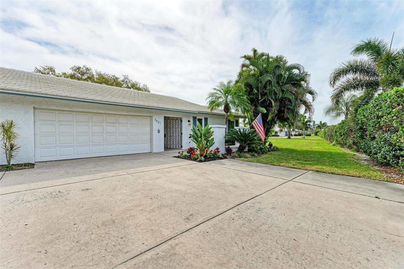 7th Ave, Bradenton, FL 34209