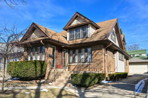 2424 N 61st St, Wauwatosa, WI, 53213-1506 | Card Image