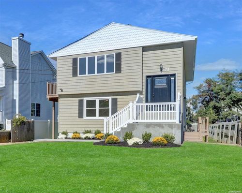 73 Lombardy Dr, Shirley, NY, 11967-4303 | Card Image