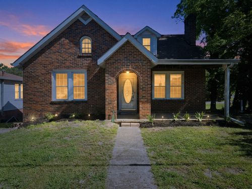 122 W Lake St, Camden, TN, 38320-2050 | Card Image