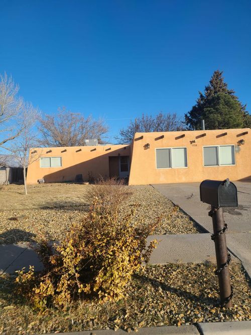 5708 Piedra Rd Nw, Albuquerque, NM, 87114-4735 | Card Image