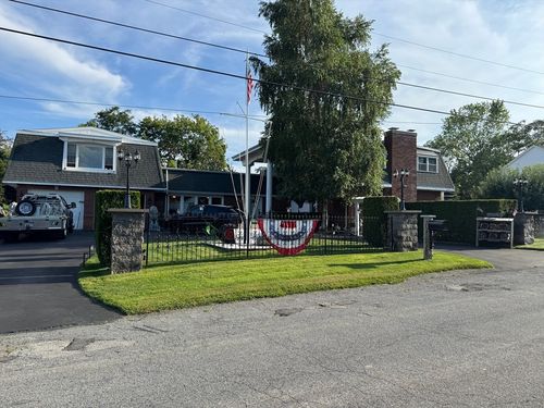 6 Middlefield Pl, Acushnet, MA, 02743-2638 | Card Image
