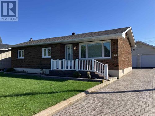106 Superior Dr, Sault Ste Marie, ON, P6B4K9 | Card Image