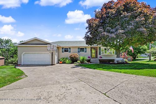 212 Tulip Circle, Clarks Summit, PA, 18411 | Card Image
