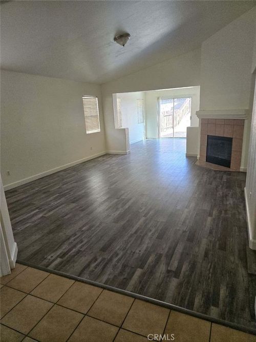 11801 Harwood Rd, Victorville, CA, 92392 | Card Image