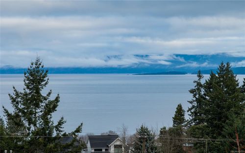 303-222 Second Ave W, Qualicum Beach, BC, V9K0A4 | Card Image