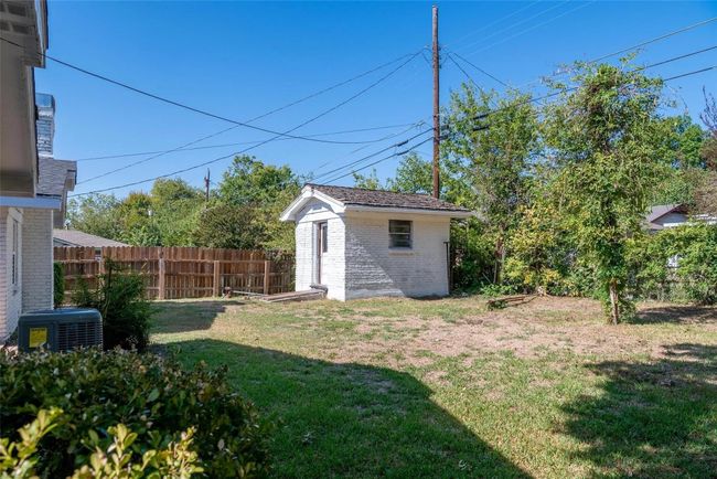 809 E Centennial St, House other with 3 bedrooms, 2 bathrooms and null parking in Sherman TX | Image 12
