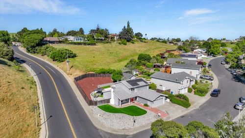 249 Baker St, Benicia, CA, 94510-1501 | Card Image