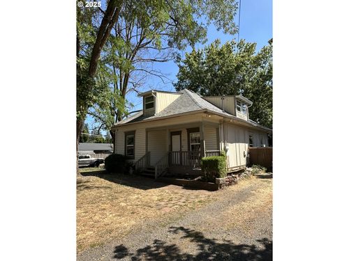 562 N 14th Ave, Cornelius, OR, 97113-9205 | Card Image