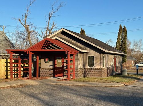 612 5th St Nw, Bemidji, MN, 56601-2915 | Card Image