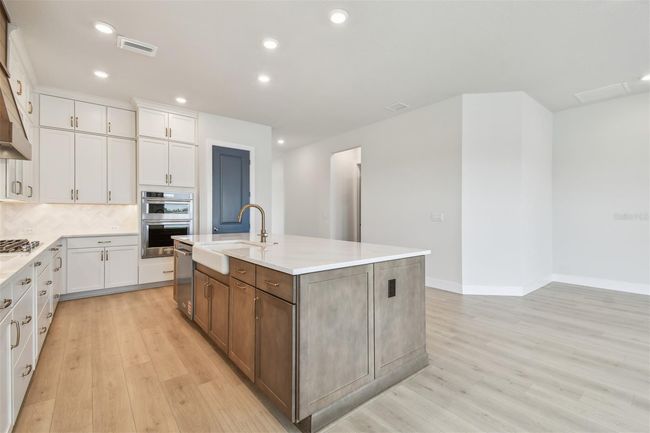 Kitchen | Image 12