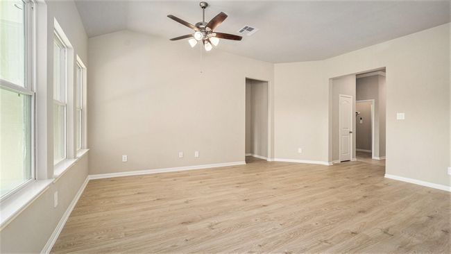 855 Waukegan Rd, House other with 4 bedrooms, 2 bathrooms and 2 parking in Conroe TX | Image 6