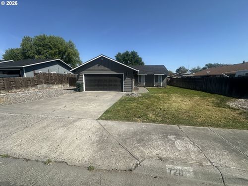 720 W Johns Ave, Hermiston, OR, 97838 | Card Image