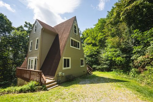 8535 Willett Ln, Bent Mountain, VA, 24059-2427 | Card Image
