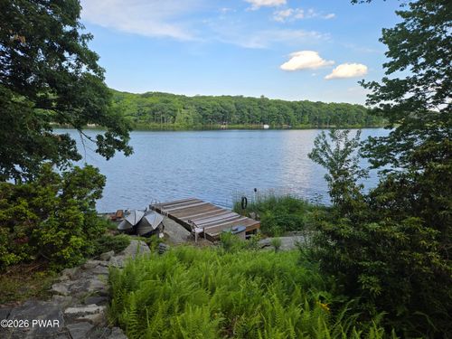 111 Waterview Dr, Lords Valley, PA, 18428 | Card Image