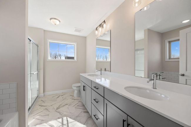 Owners bath with tub | Image 27