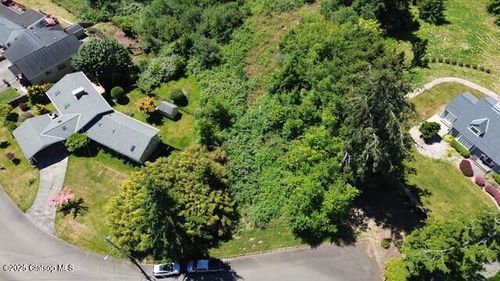 25 W Kensington Ave, Astoria, OR, 97103-6402 | Card Image