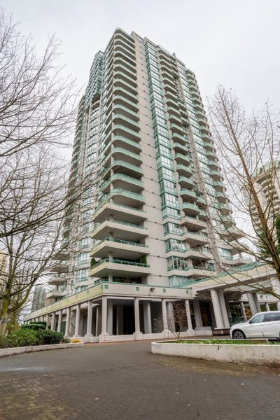 25E - 6128 E 25 Th Ave, Condo with 2 bedrooms, 2 bathrooms and 2 parking in Vancouver BC | Image 2