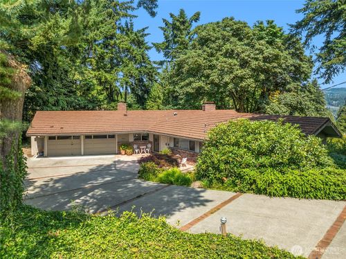 9226 Se 60th St, Mercer Island, WA, 98040-5025 | Card Image