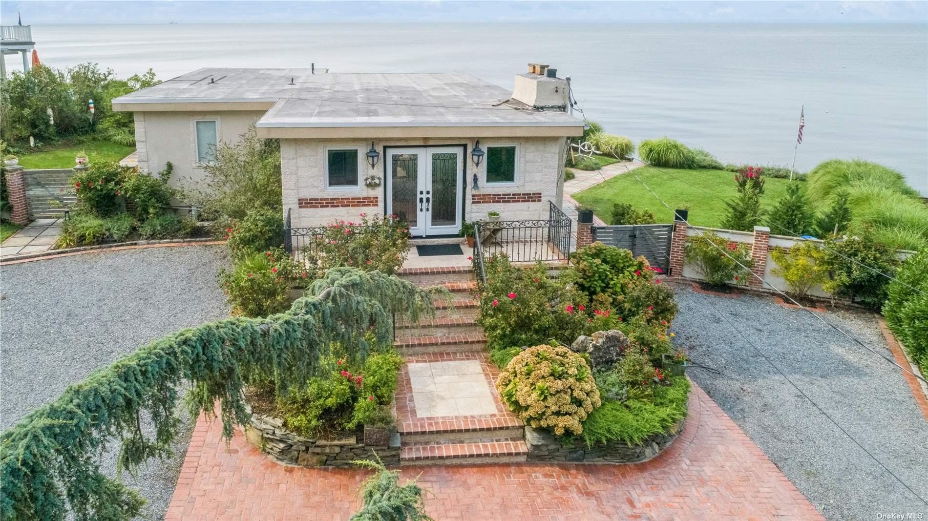 Juliet Ln, Northport, NY 11768