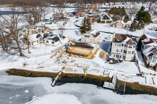 963 Treasure Island Dr, Mattawan, MI, 49071-9424 | Card Image