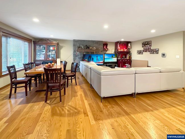 38653 Robinson Dr, House other with 4 bedrooms, 3 bathrooms and null parking in Scio OR | Image 6