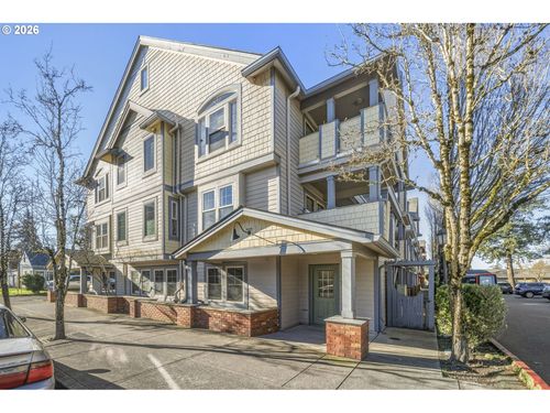 302-9837 Ne Irving St, Portland, OR, 97220 | Card Image