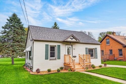 110 Lake Street, Beaver Dam, WI, 53916 | Card Image