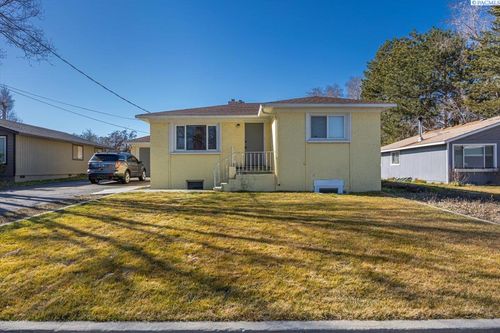 393 S 41st Ave, West Richland, WA, 99353-5003 | Card Image