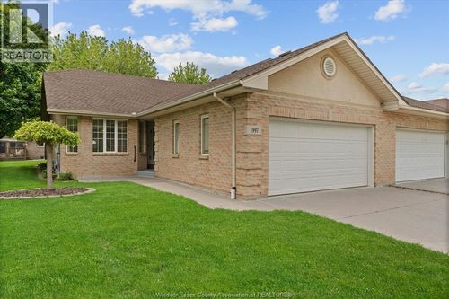 1997 Blue Heron Drive, Windsor, ON, N8P1P6 | Card Image