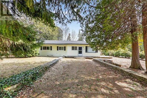 603 3rd Ave N, Sauble Beach, ON, N0H2G0 | Card Image