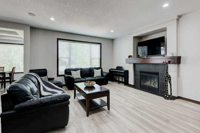 34 Chaparral Valley Place Se, House other with 5 bedrooms, 4 bathrooms and 4 parking in Calgary AB | Image 12