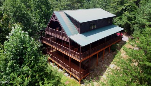 2705 Sawmill Branch Dr, Sevierville, TN, 37862-7441 | Card Image