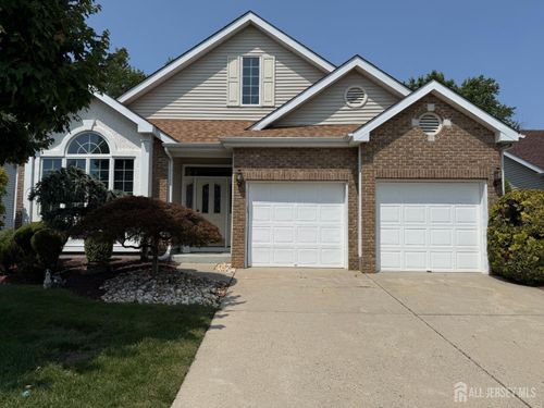 8 Wakefield Ct, Monroe, NJ, 08831-2607 | Card Image