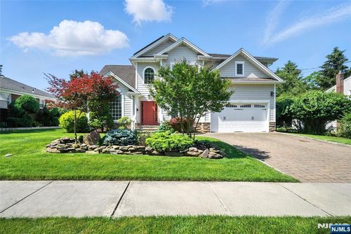 6 Highland Ave, Demarest, NJ, 07627-2624 | Card Image