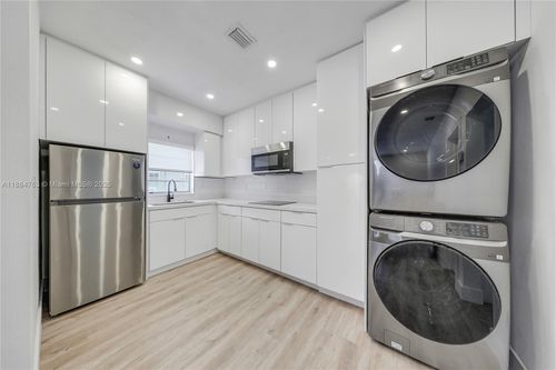 apt-6-2464 Coral Way, Miami, FL, 33145-3421 | Card Image