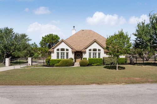691 Broken Lance, Dripping Springs, TX, 78620-4018 | Card Image