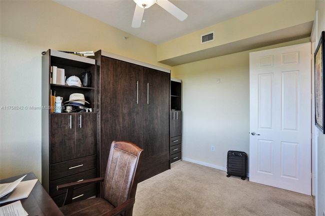 APT-501 - 3500 Oaks Clubhouse Dr, Condo with 3 bedrooms, 2 bathrooms and null parking in Pompano Beach FL | Image 23