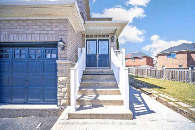 6 Aria Lane, House other with 4 bedrooms, 4 bathrooms and 4 parking in Brampton ON | Image 4