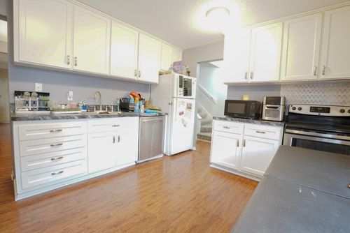 2363 Dorland Ln E, Maplewood, MN, 55119-5507 | Card Image
