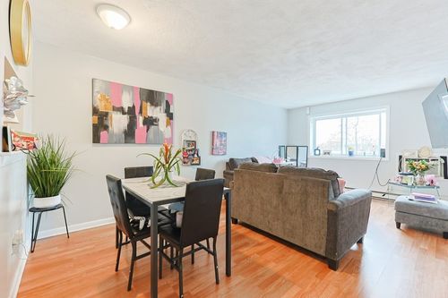 apt-18-27 Willis St, Framingham, MA, 01702-8190 | Card Image