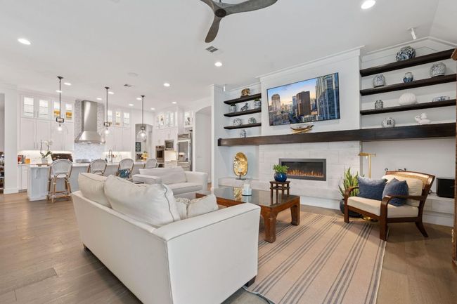 15802 Axehandle Trl, House other with 4 bedrooms, 4 bathrooms and 4 parking in Austin TX | Image 8