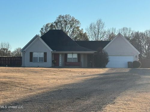 109 Waverly Cir, Senatobia, MS, 38668-9211 | Card Image