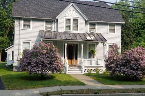26 Chatham St, Kinderhook, NY, 12106-2204 | Card Image