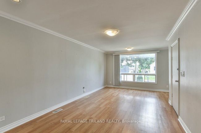 10 Linwood St, Home with 4 bedrooms, 2 bathrooms and 3 parking in London ON | Image 4
