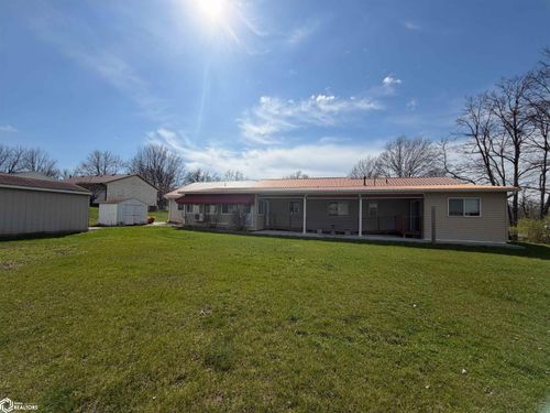 1617 S 15th St, Centerville, IA, 52544-3011 | Card Image