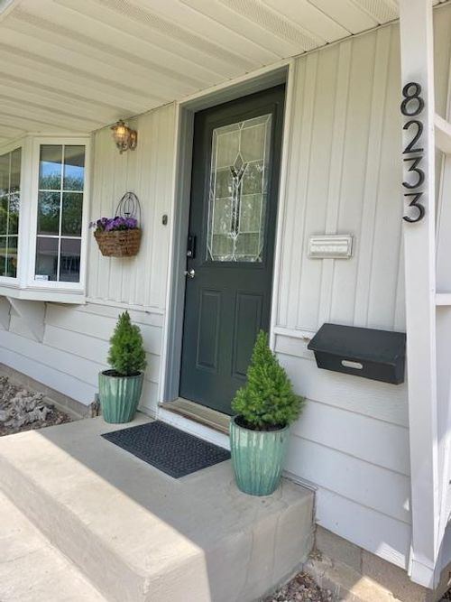8233 Abbott Ave S, Bloomington, MN, 55431-1023 | Card Image